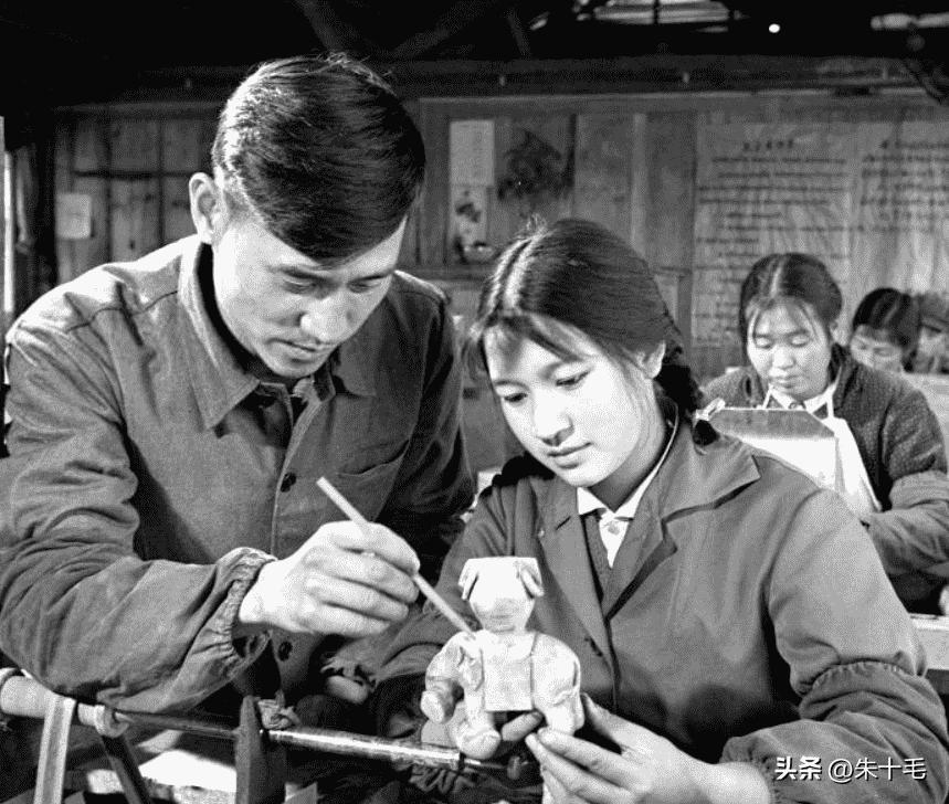 惊!日军日记曝光,*安妇慰**不顺从,日军竟用*刀刺**插入她的*体下**!