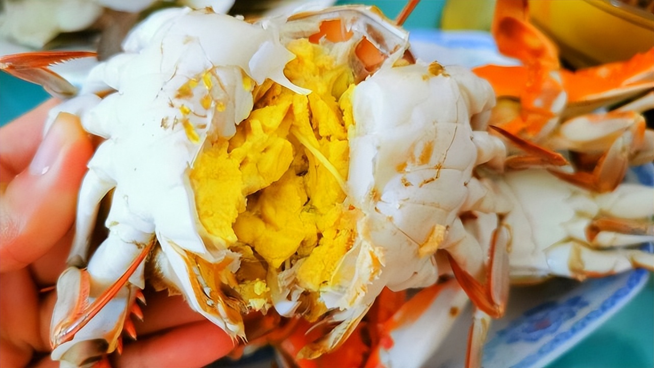 挑选螃蟹的绝招小妙招,买螃蟹应该挑大还是挑小