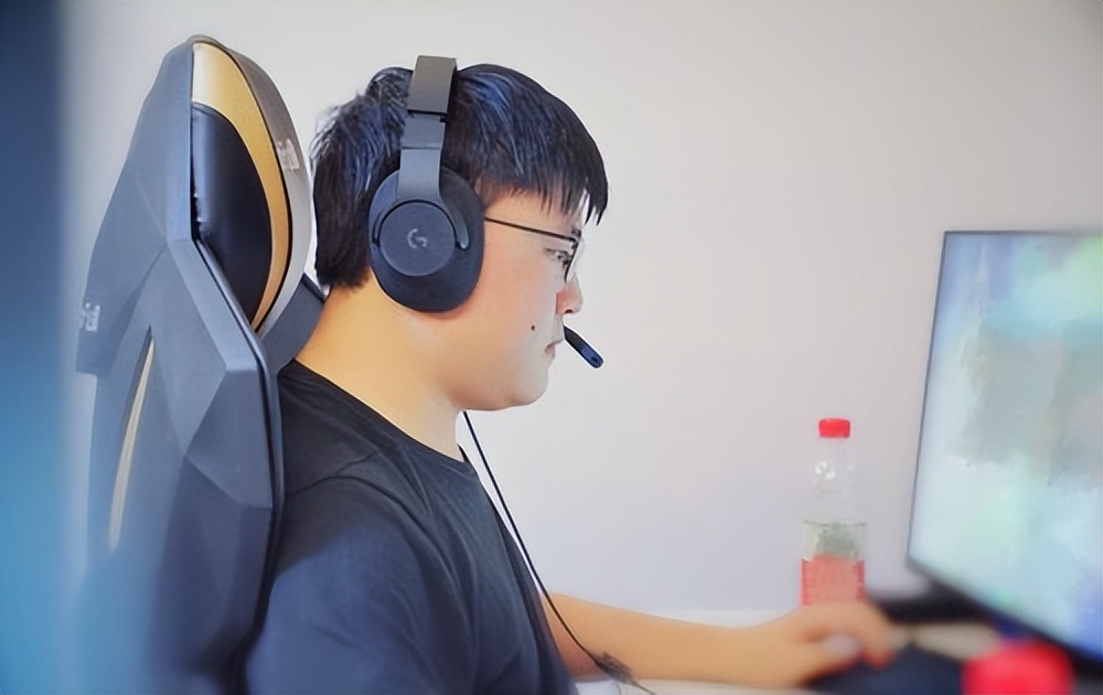 faker被打的最惨,faker把lpl队伍打了个遍