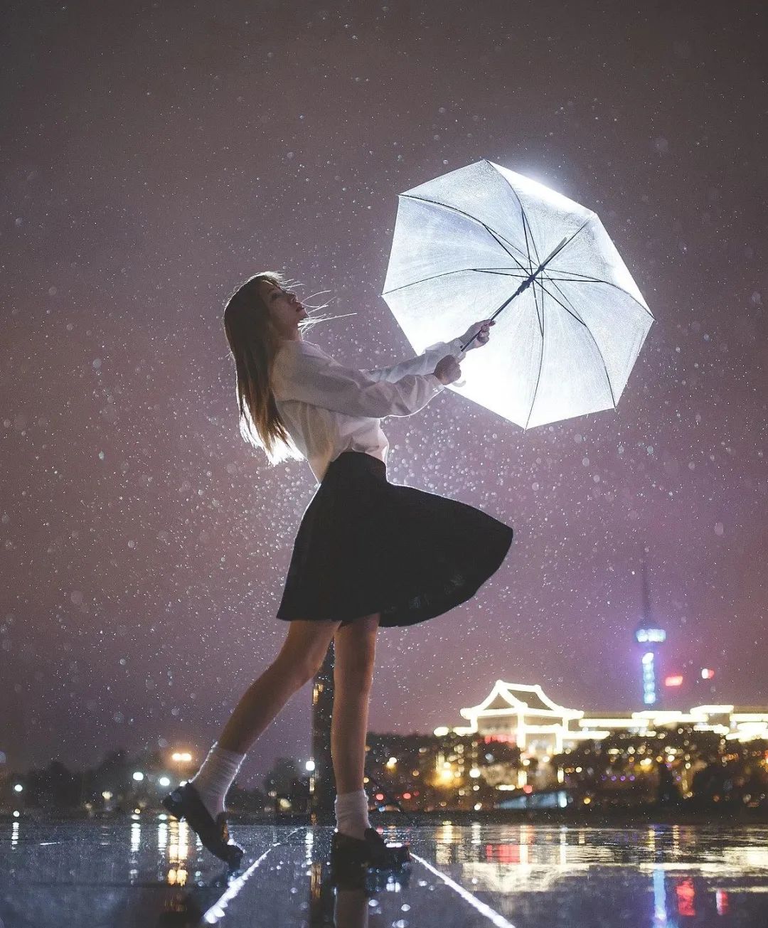 听下雨的歌曲,关于下雨时想你的歌