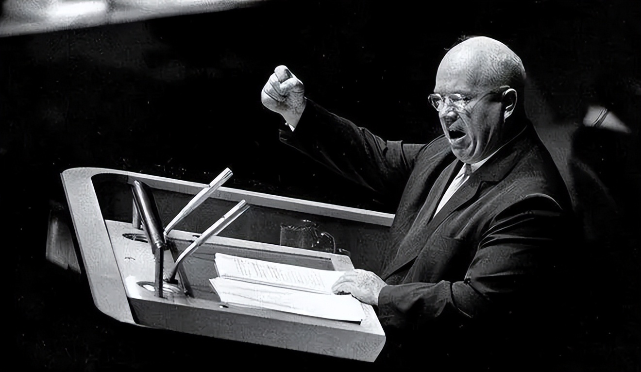 我死后中国会是什么样子？听完*小平邓**回答，毛主席：英雄所见略同