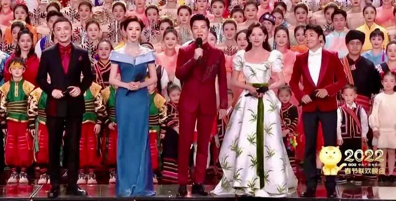 马凡舒天下足球完整视频,马凡舒第一次主持天下足球