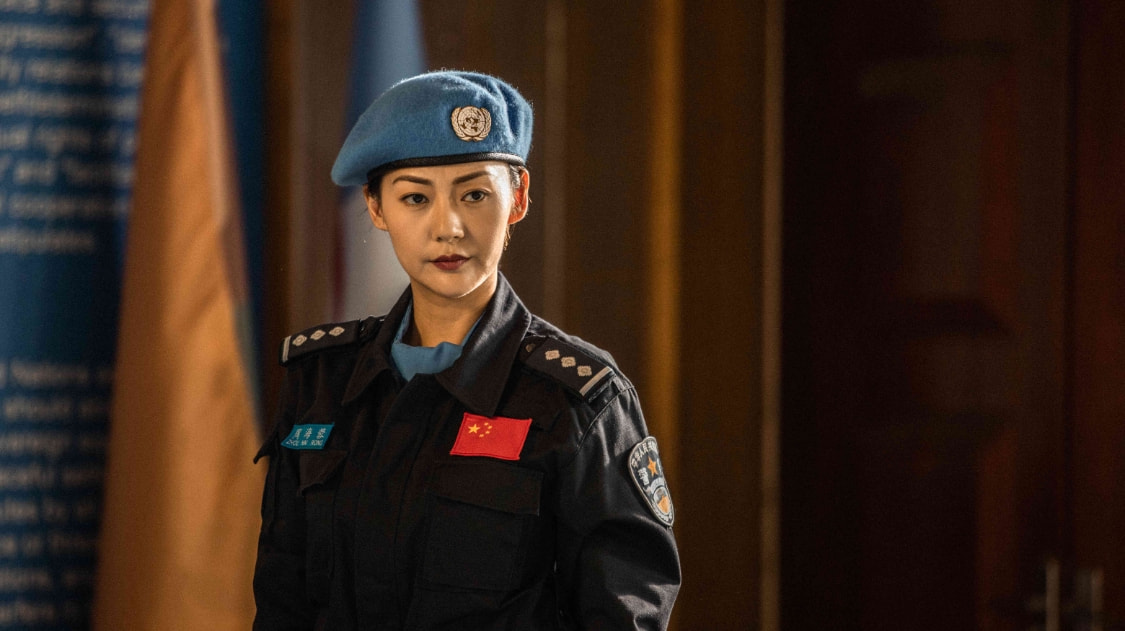 这部网大上线就热度第一,口碑却两极分化,堪称低配《拆弹专家》