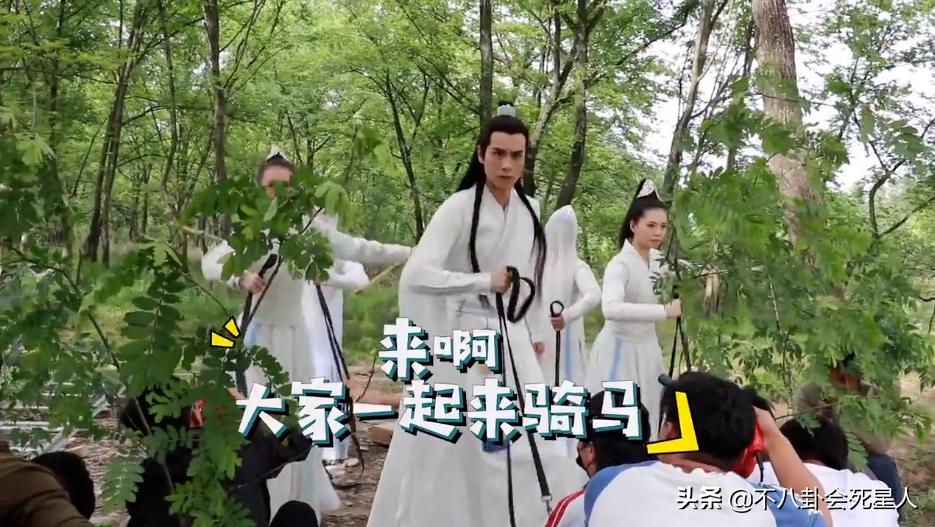 剧组为了省钱请大学生当群演,剧组节约成本演员不够跑龙套