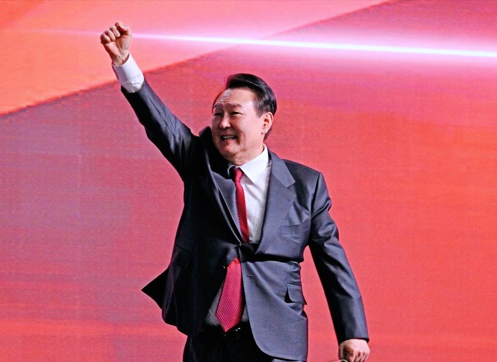 倒逼中国尊重大韩！最大韩媒在华“宣战”被全网痛骂：狗不配上桌