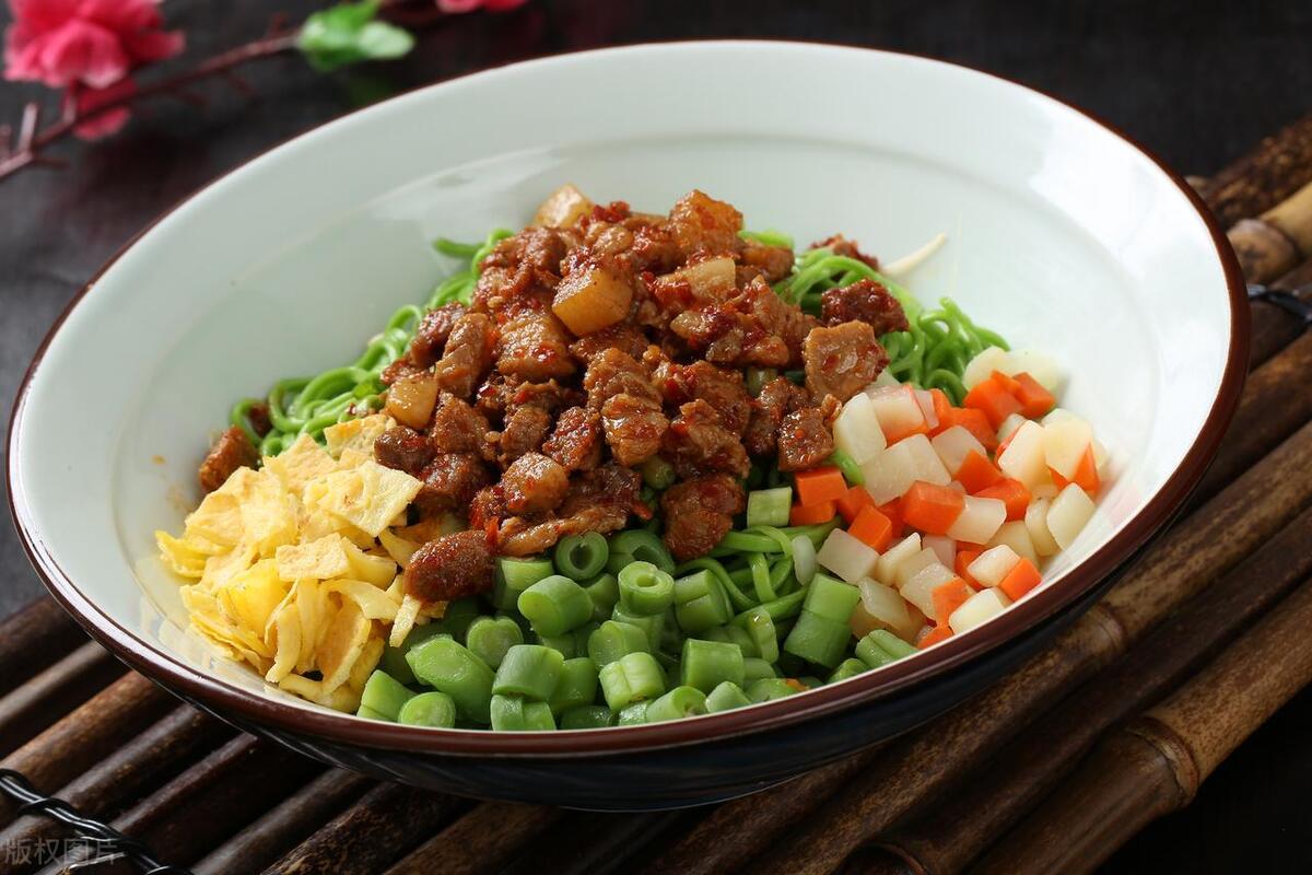 重庆面馆利用“人性的弱点”年赚89万，这套路真的可以