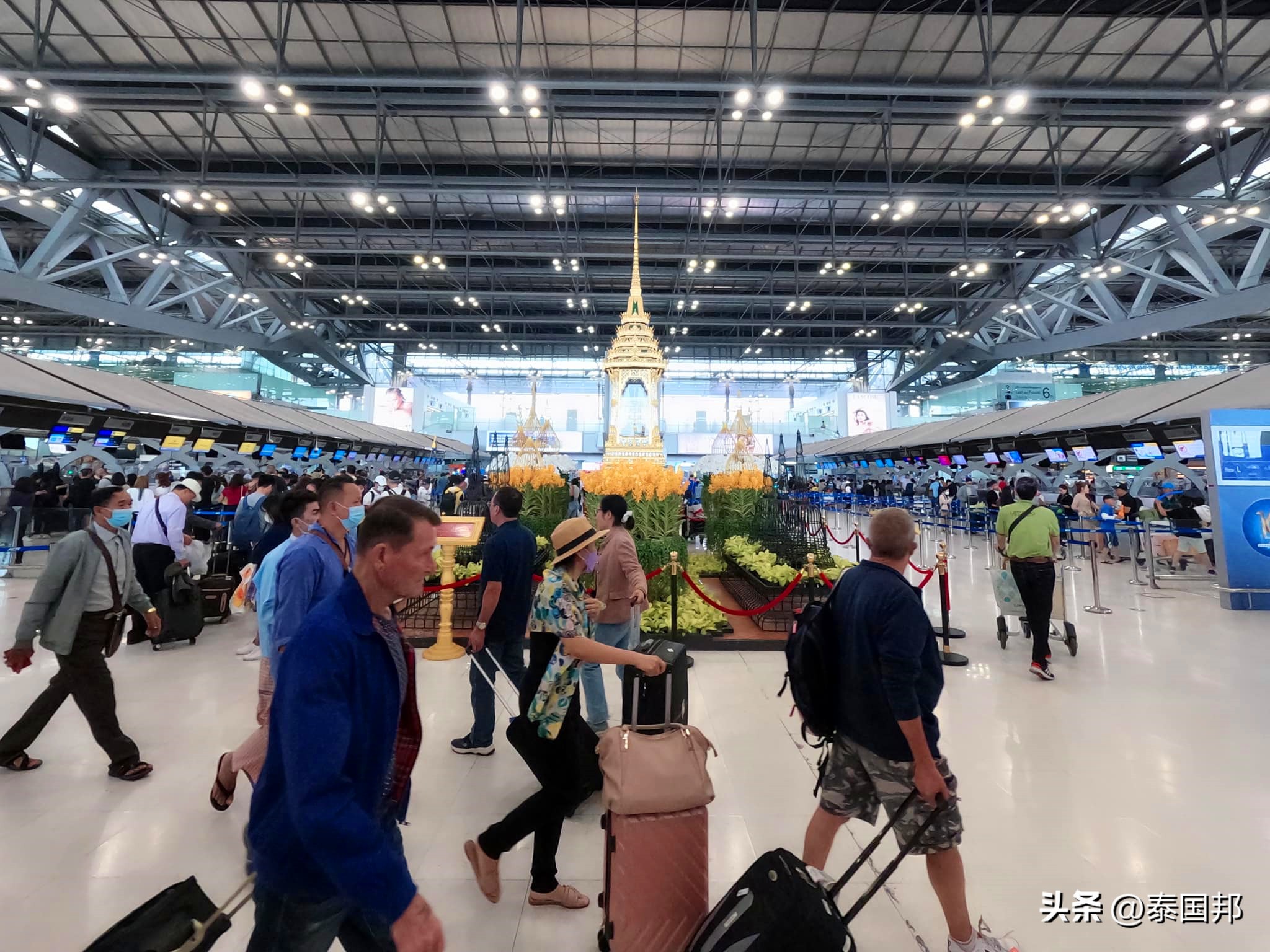 就在今天！14个中国旅行团抵达泰国，将促进当地经济发展