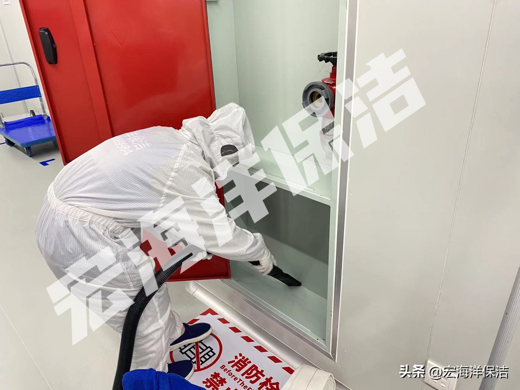 怎么除淋浴间玻璃上的污垢,淋浴房玻璃上顽固皂垢怎么处理