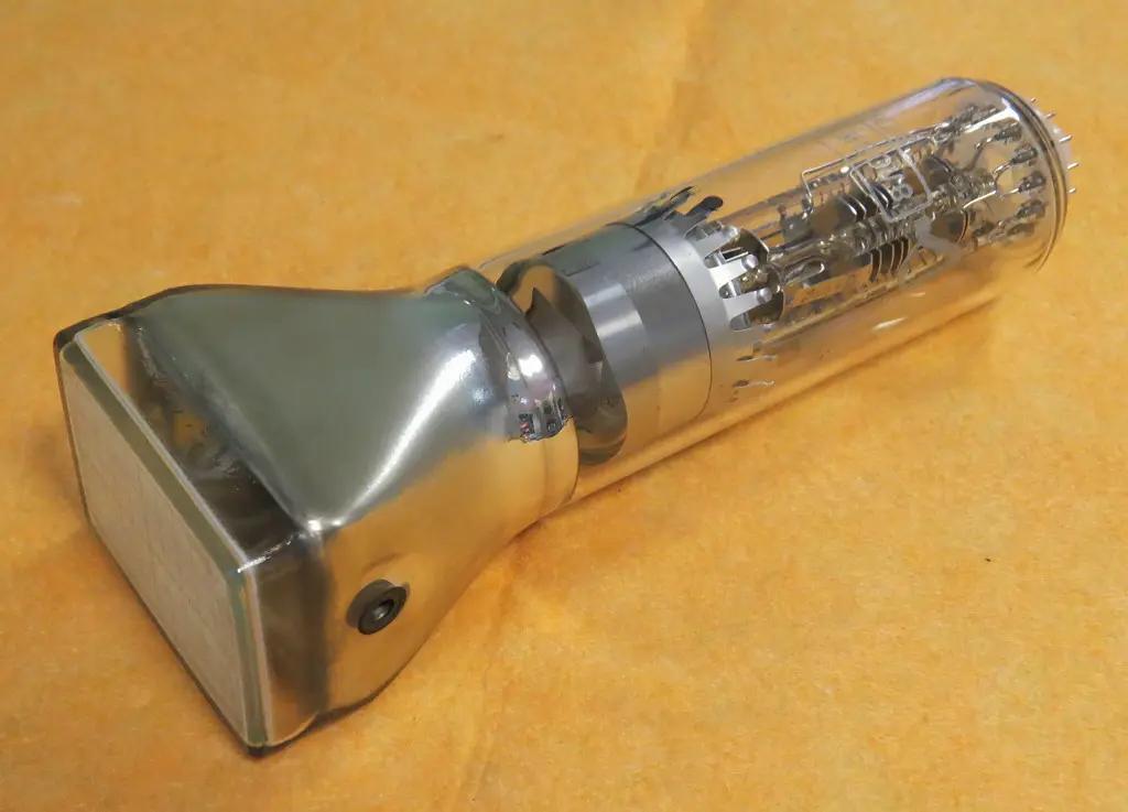 电视从黑白到至今的发展,电视的发展演变图解