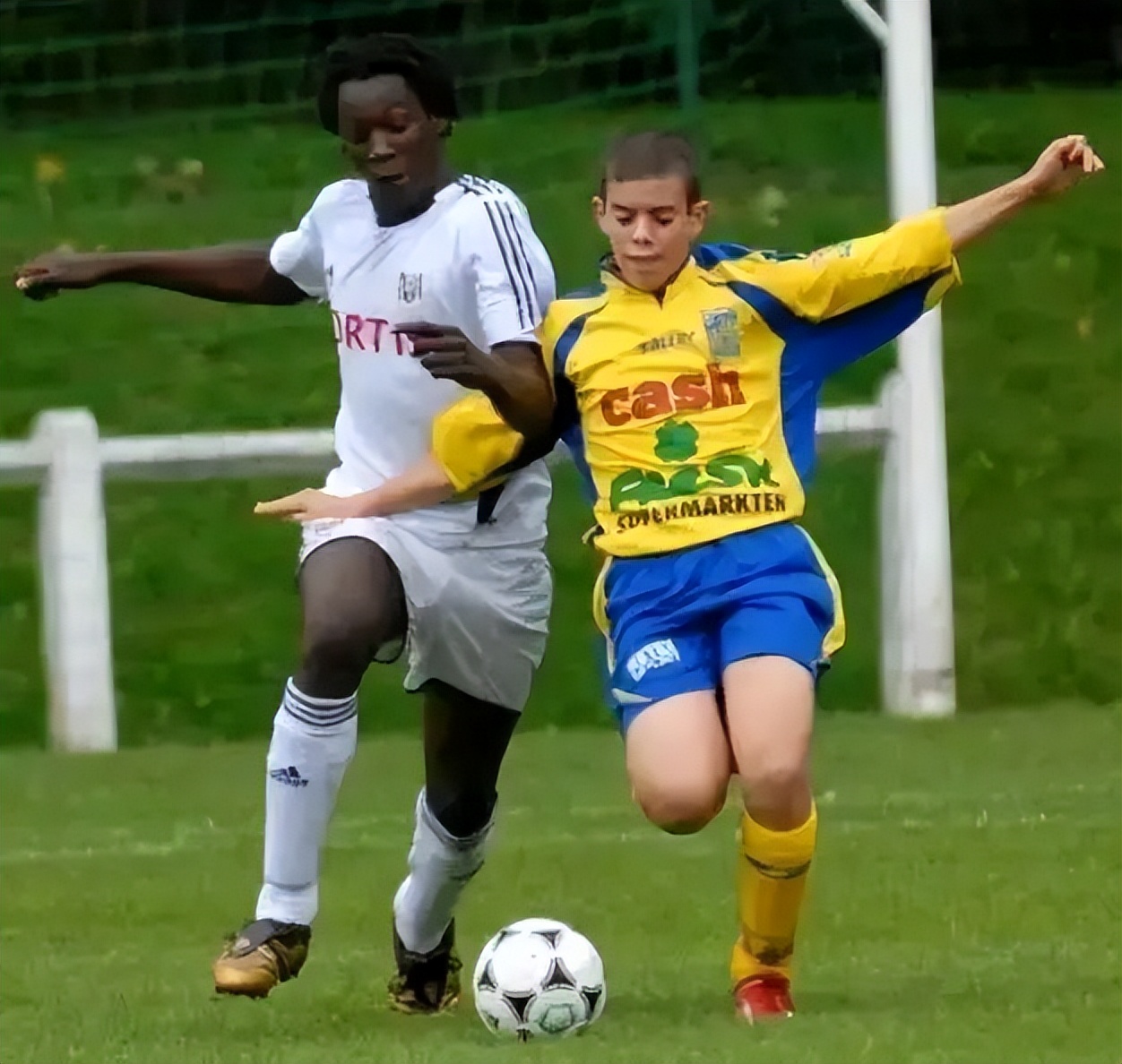 卢卡库小时候喝牛奶,卢卡库喝兑水牛奶