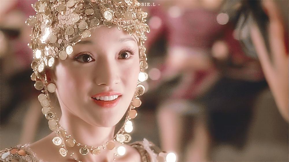 不是她上了这杂志封面，都差点忘了周迅也曾在时尚圈呼风唤雨