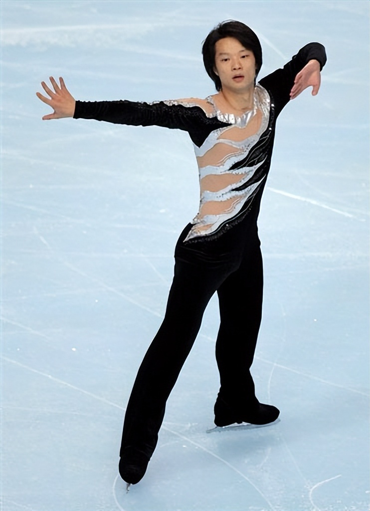中国花滑的精彩瞬间合集,奥运会第34枚金牌横扫日本