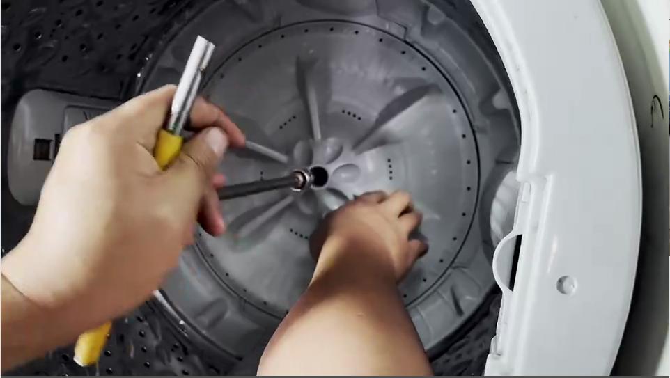 小天鹅波轮洗衣机内筒清洗视频,清洗小天鹅波轮洗衣机内桶视频