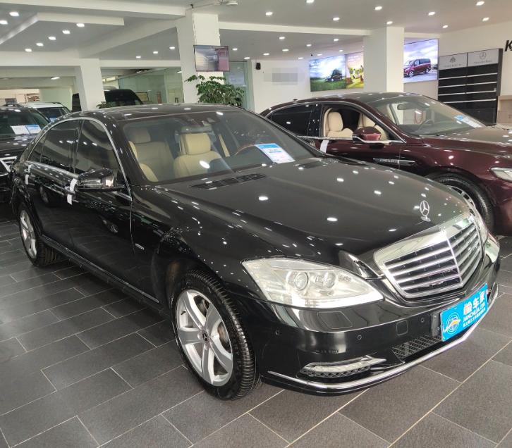 试驾奔驰s350有档次吗,十多年奔驰s350值得买吗