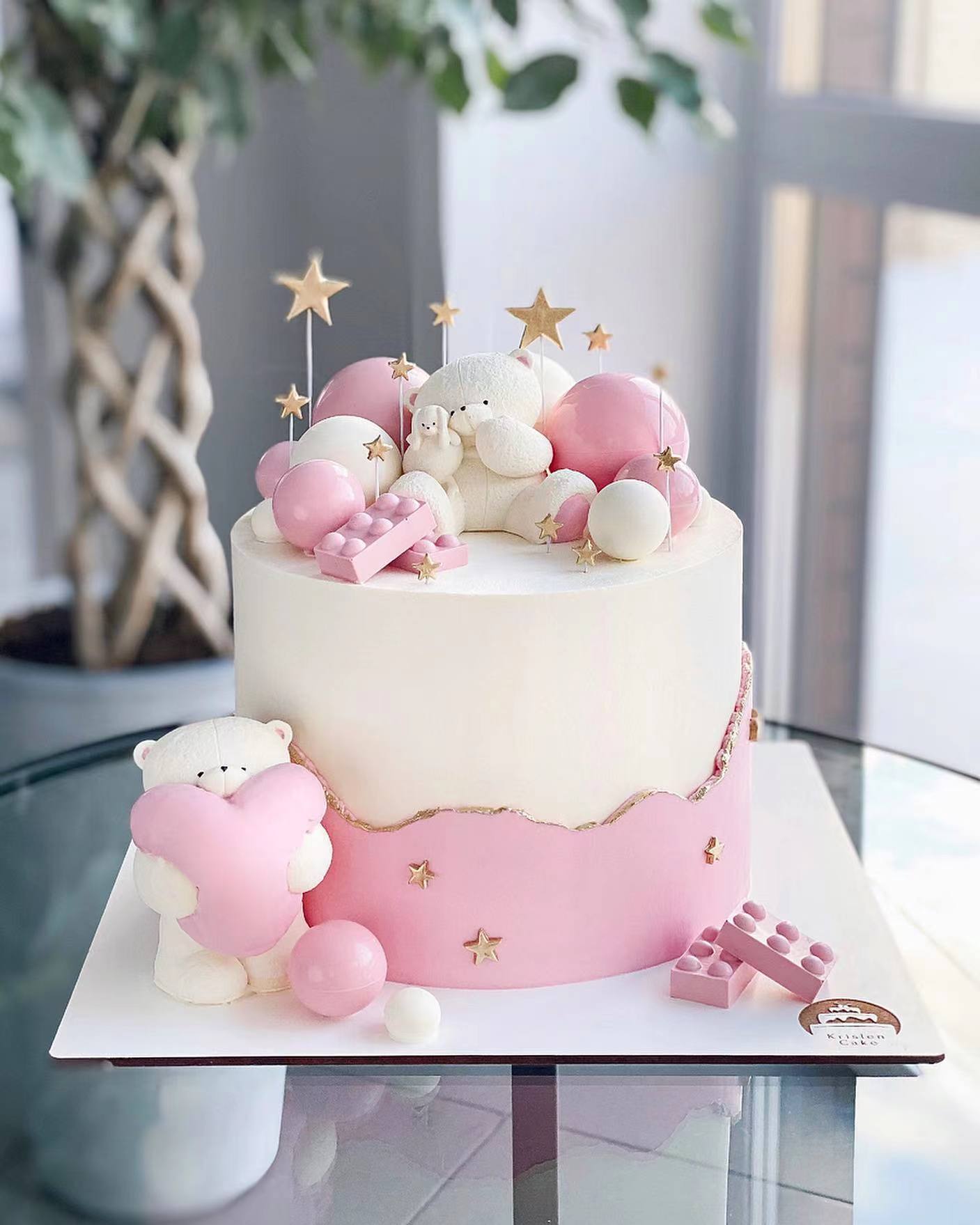 今天给大家做一款好看的蛋糕造型,美味又高颜值的蛋糕造型充满创意