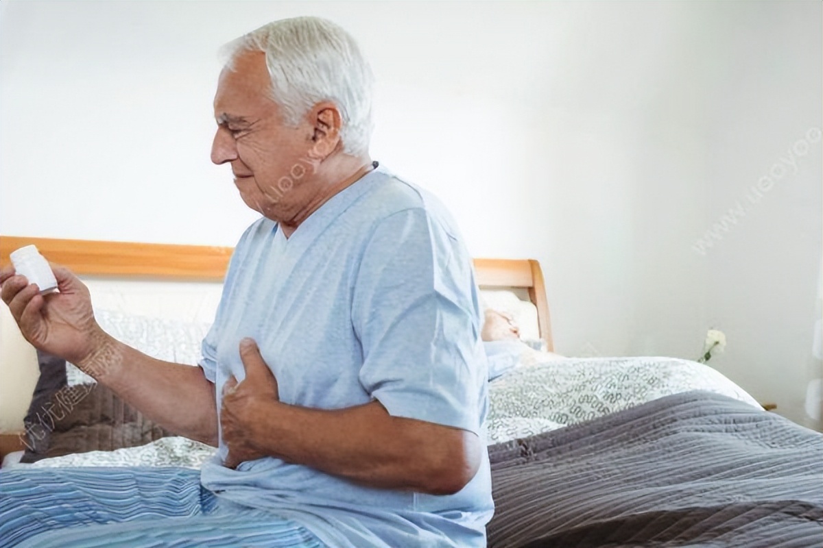 结合“实则阳明，虚则太阴”思想，探讨临床辨治腹满的经验