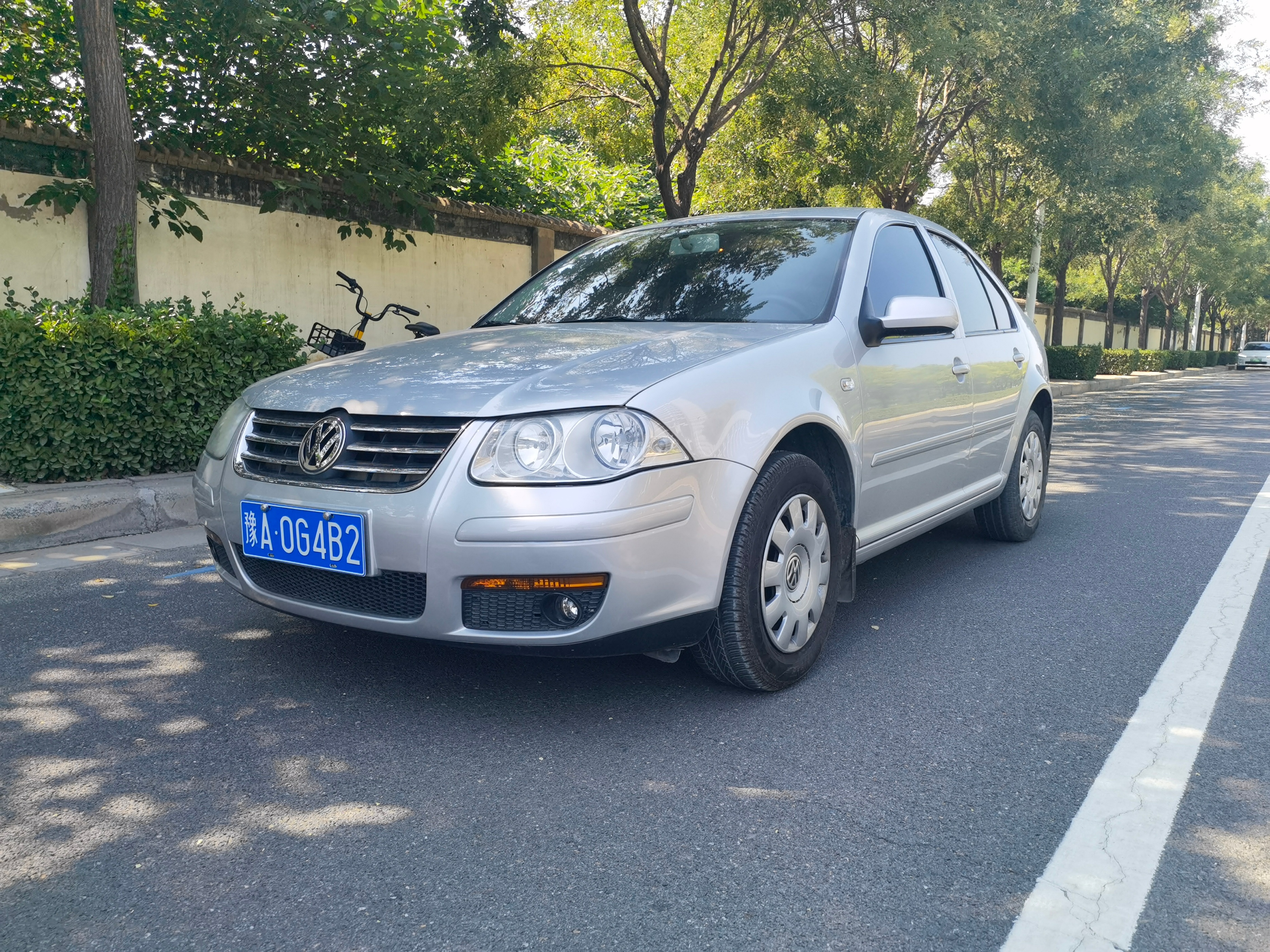 19年6万公里新宝来还值多少钱,宝来前保险杠喷漆多少钱一个