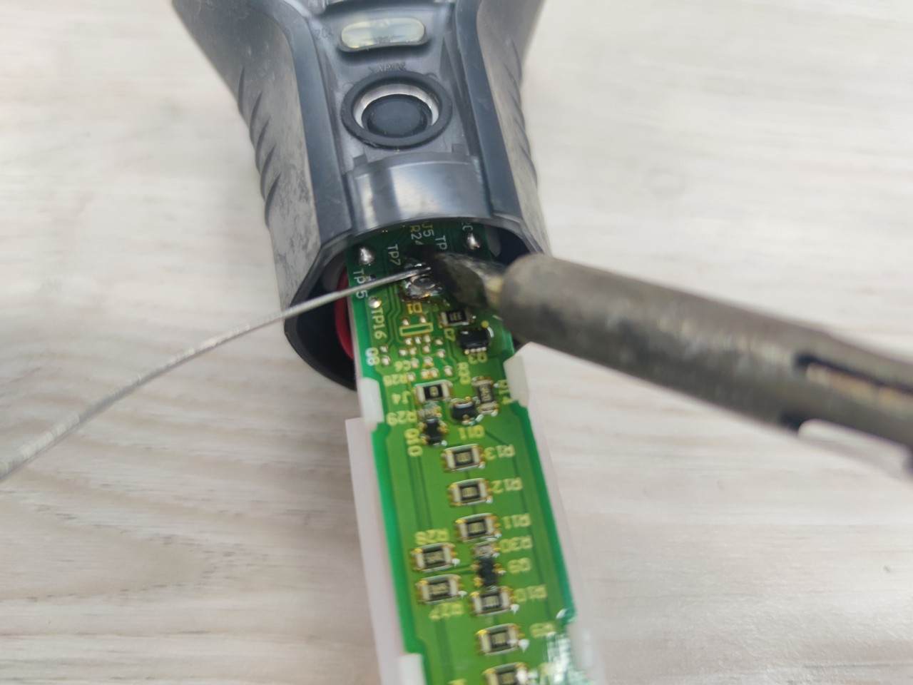 飞利浦剃须刀s2009更换电池教程,20年前的剃须刀换了电池