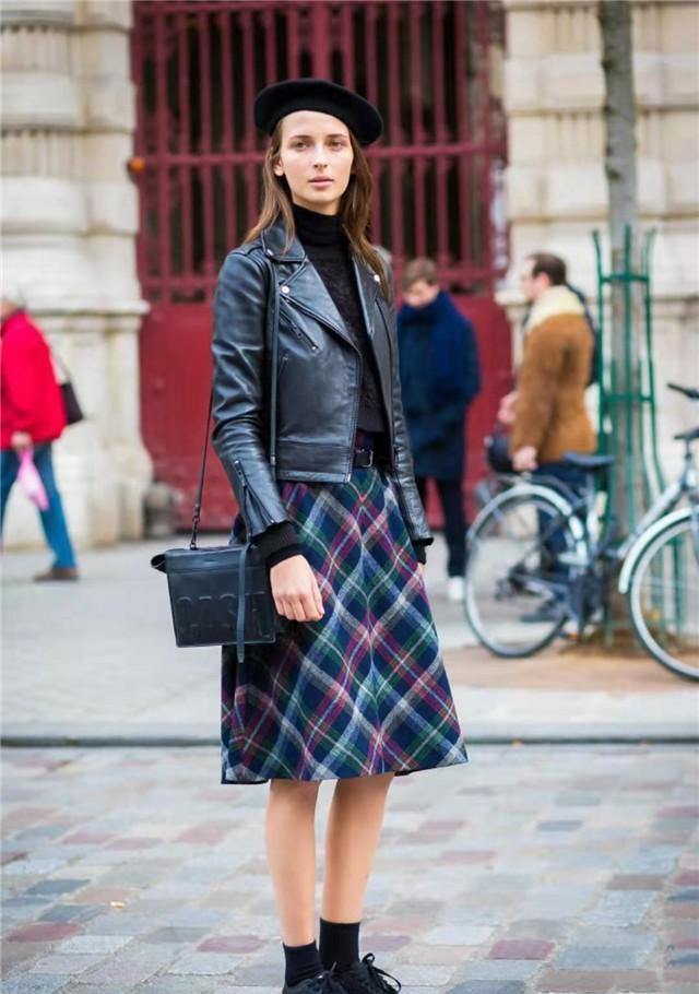 “胶鞋”风靡海外,老外惊叹:抢都抢不到!