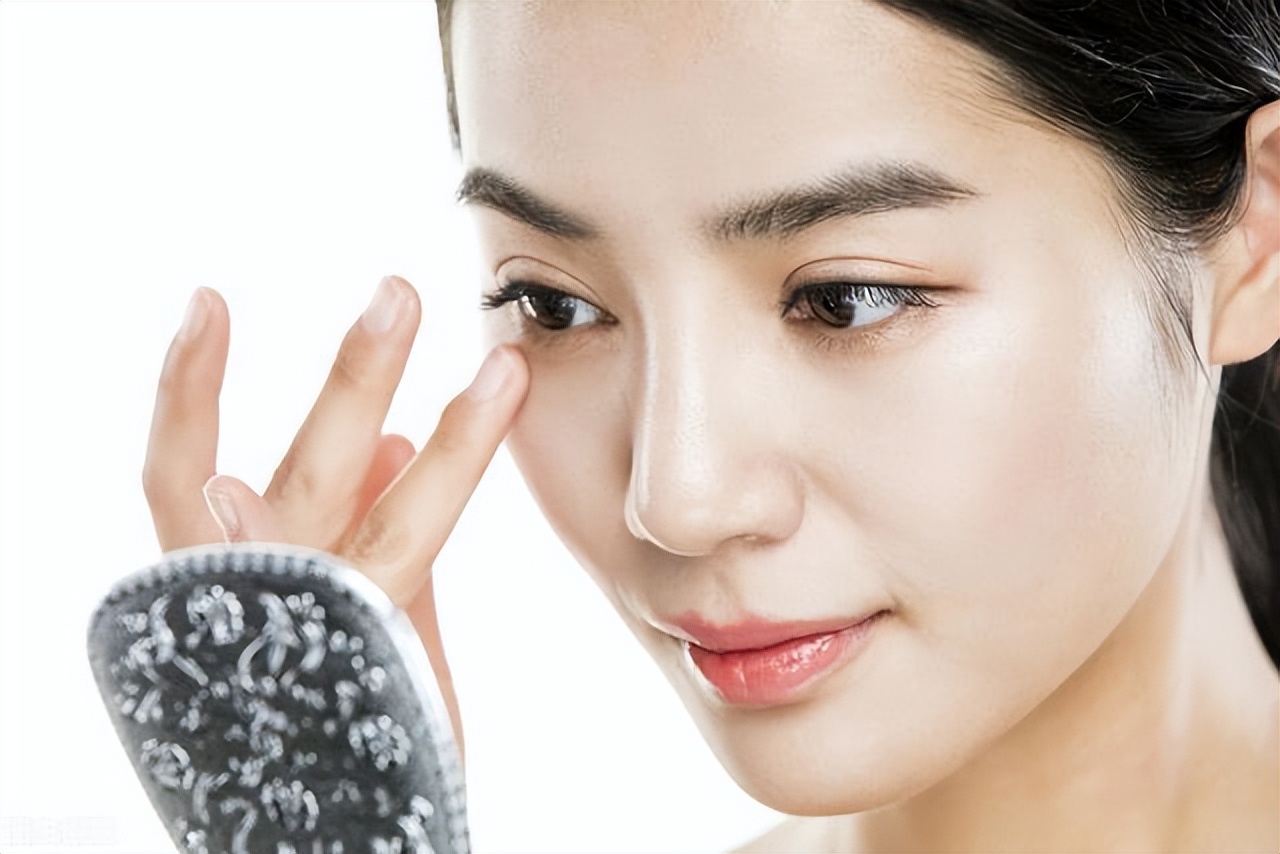 海蓝之谜和赫莲娜哪个比较高端,赫莲娜和海蓝之谜什么档次