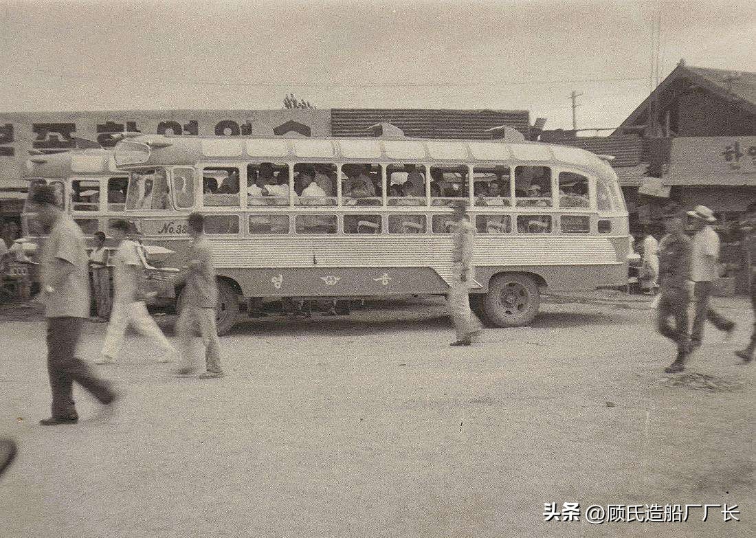 在冲锋枪面前卡宾枪就是烧火棍,1968年青瓦台袭击事件中的轻*器武**