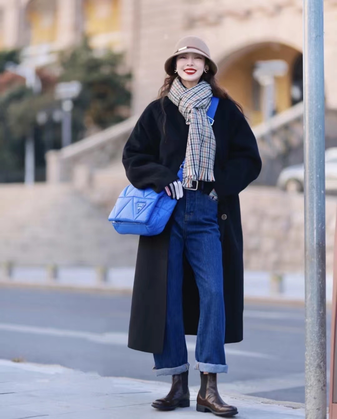 黑色大衣搭配衣服技巧韩范,黑色大衣怎么搭出韩剧感