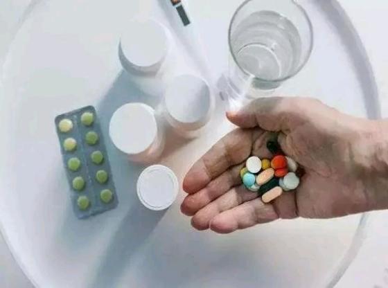 阿莫西林和头孢对细菌感染哪个好,消炎药阿莫西林和头孢怎么选择