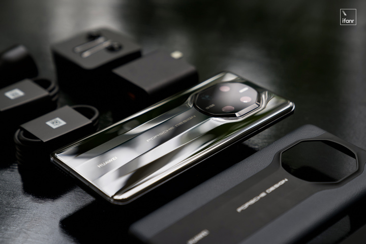 华为Mate50RS保时捷设计体验：生而峥嵘的「少数产品」