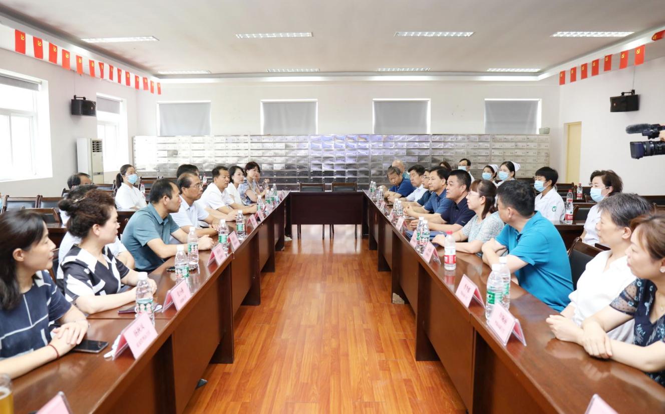 「合作新起点携手再出发」咸阳市中心医院蓝天医院正式签约揭牌