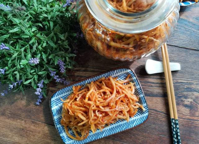 颈部两侧疼痛喉咙反复发炎,喉咙发炎什么症状说明快好了