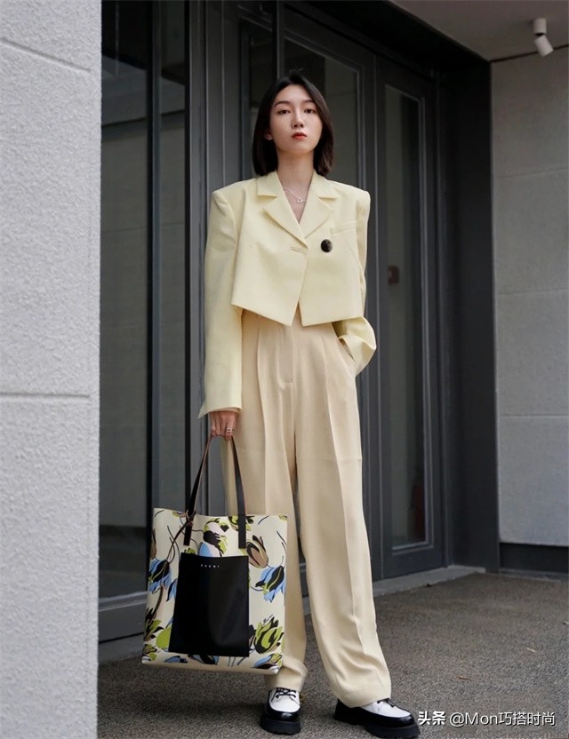 焦糖色阔腿裤港风穿搭,黄杏色裤子秋冬穿搭