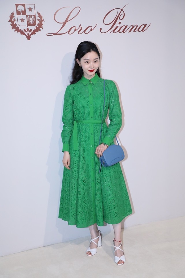 宋轶粉色衬衫配工装裤,宋轶太美了穿黄裙温柔减龄