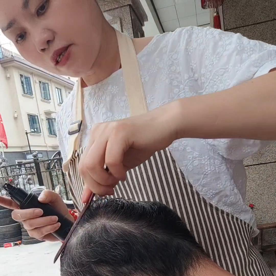 白发梳黑,跟婆婆来个南腔北调一锅粥,#又是美好的一天#...