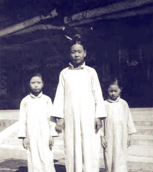 日军兽行:当着男人的面玷污了女儿,临走还残忍割下妻子乳房2