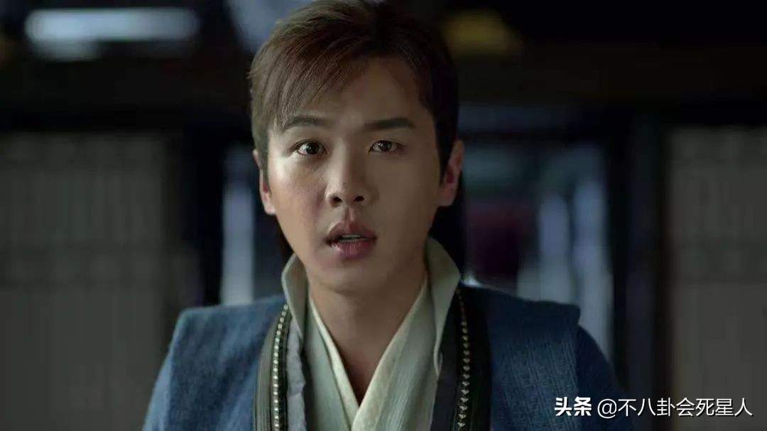 单眼斜视的明星,三白斗鸡眼