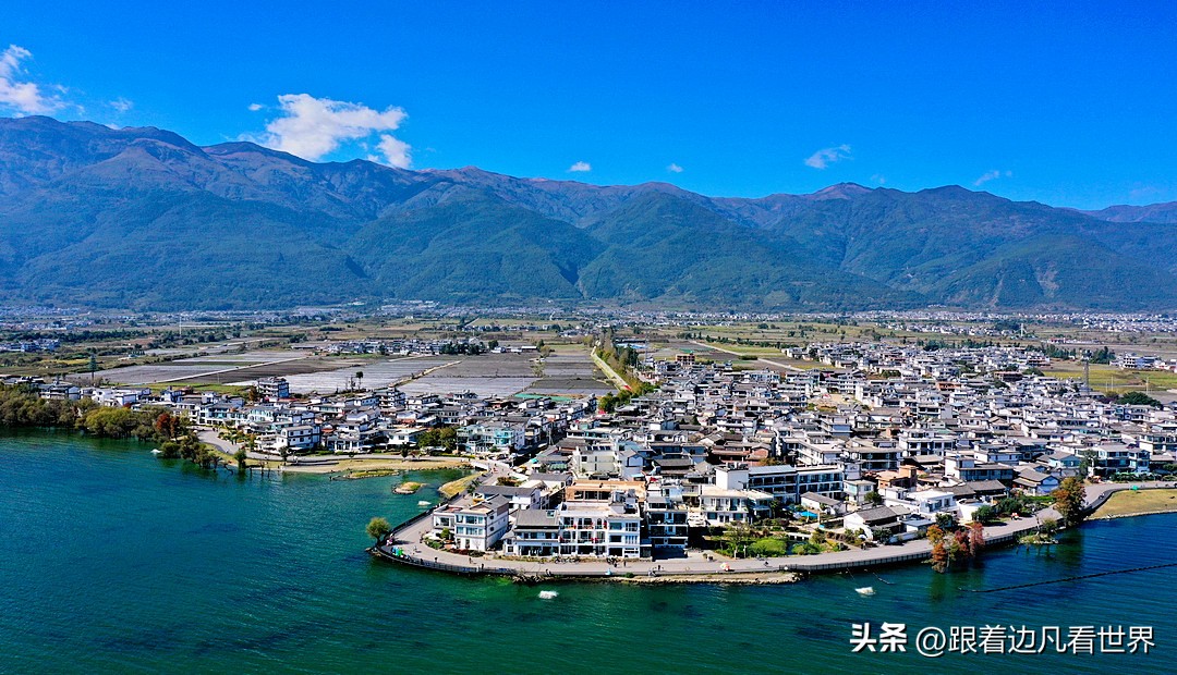 洱海风景白族民居画,云南大理洱海白族民居