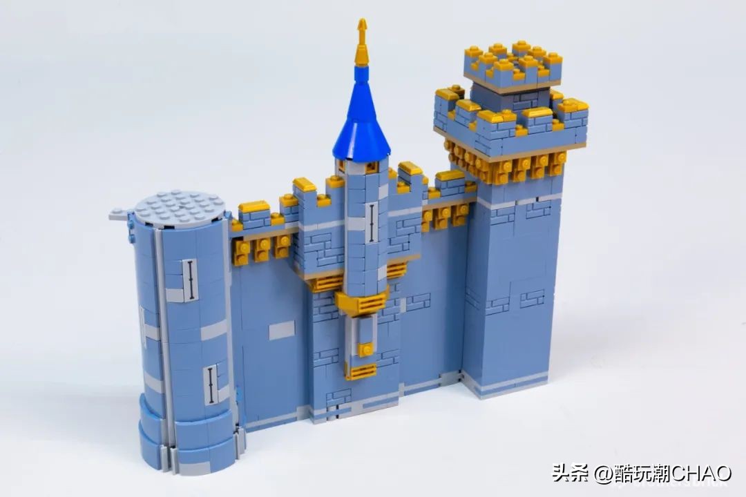 和迪士尼城堡一样高的乐高,和迪士尼乐园相似的城堡
