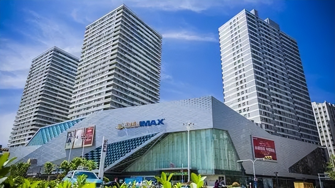 雪山vs紫禁城群雄,雪山万达和槐荫万达