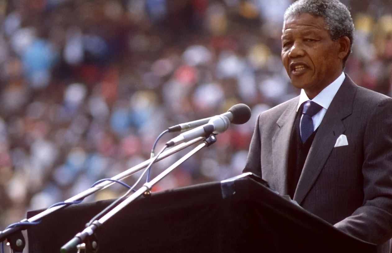 南非女孩巴特曼:因巨臀被白人骗到欧洲做展览,死后200年成标本