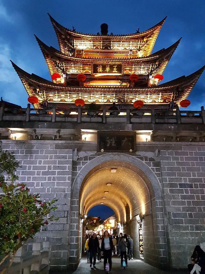 梦幻洱海白纱婚纱照,梦幻洱海