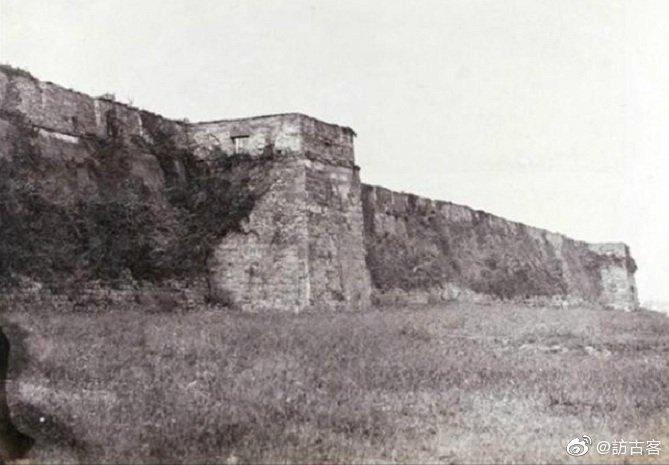 日军日记:男人饿倒在地,为了救他,我将他妻子的乳房割给他吃!