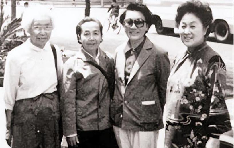 清朝最后一个格格都不敢说的话,清朝最后一位格格不是亲生