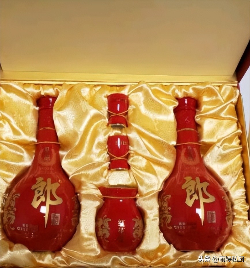 中秋白酒推荐200到300,中秋送酒200多一箱推荐