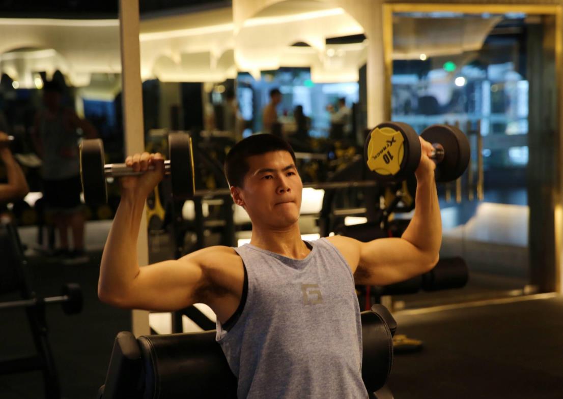 美军和解放军身材为什么不同,解放军和美国大兵对比