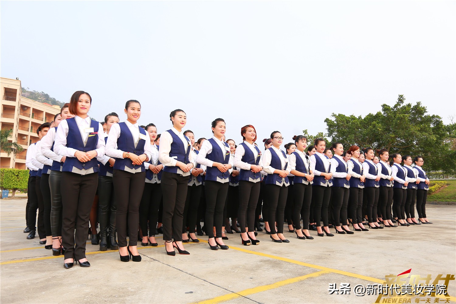 学美甲去学校学哪个好,学美甲学徒主要学什么专业