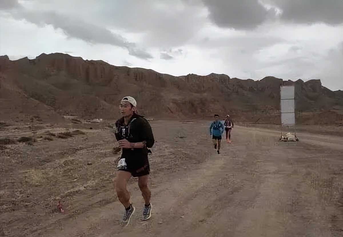 中国超马纪录保持者梁晶:被日本冠军称为英雄,31岁在赛场上遇难