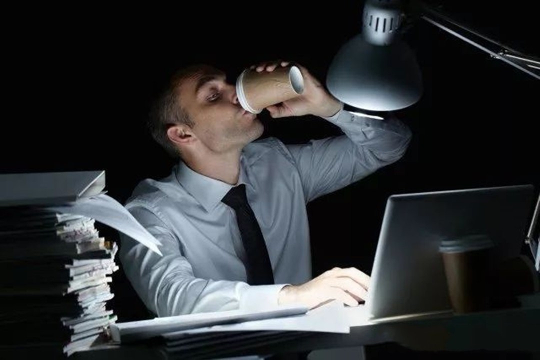 为什么感觉睡觉越睡越累老是做梦,很累的时候什么睡姿最舒服