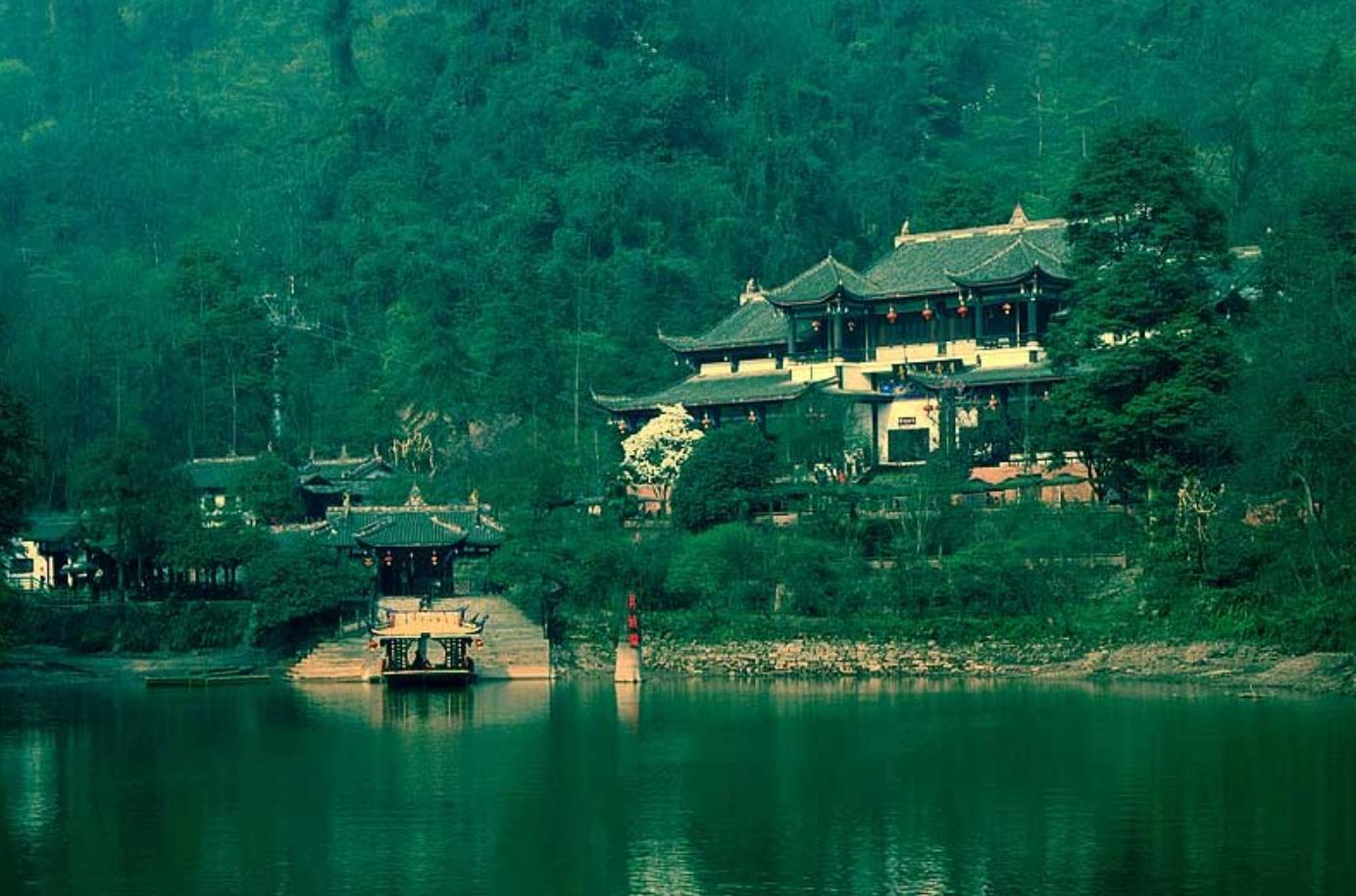 旅游必去景点十大名山,国内五大名山哪个最值得去