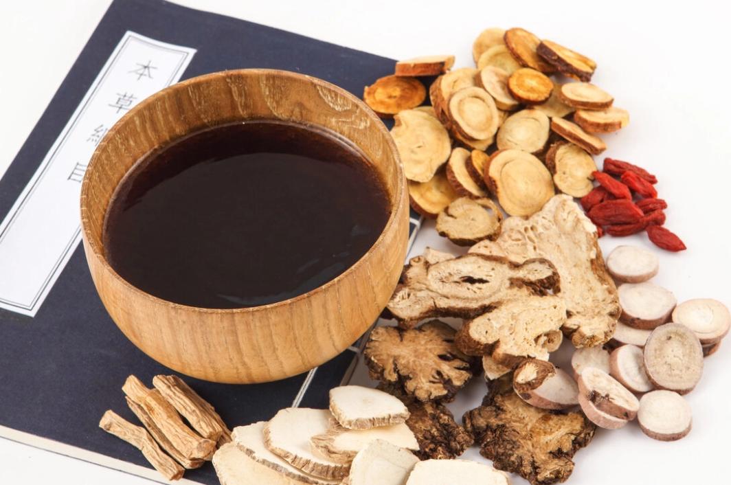 张仲景治疗膝盖冰冷的方子,消水散治疗膝盖积液