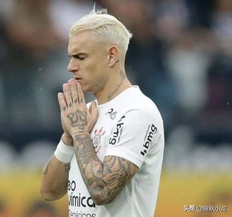 球员做对比吸引读者,不同球员的表现呈现出鲜明的对比